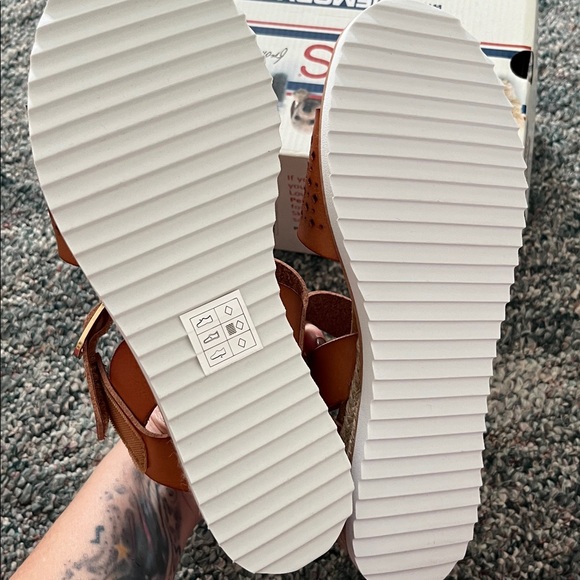 Skechers memory foam sandles - Picture 5 of 6
